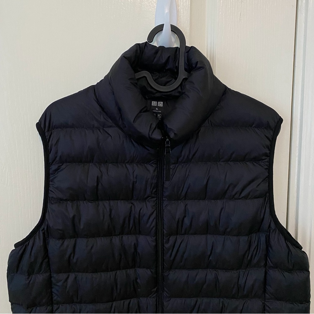 Uniqlo Black Light Weight Water Resistant Down Filled Puffer Quilted Vest XL - Picture 3 of 10